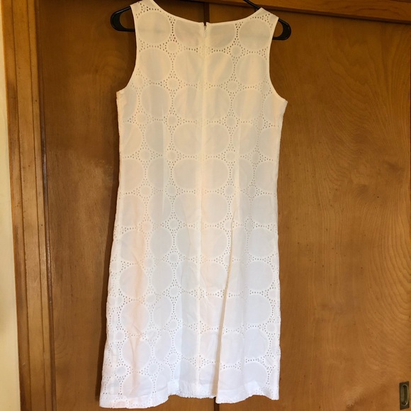 Eyelet shift dress - Picture 2 of 4
